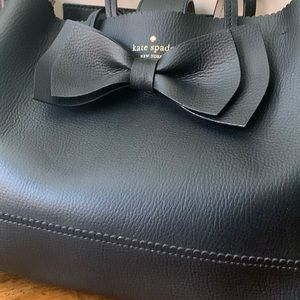 Kate Spade black shoulder bag with hand strap! Scalloped edging with bow